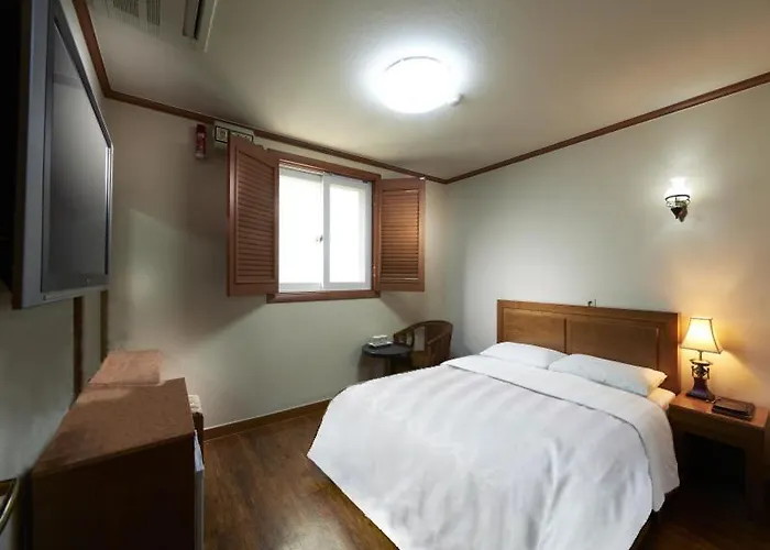 Hotel Noble 2*