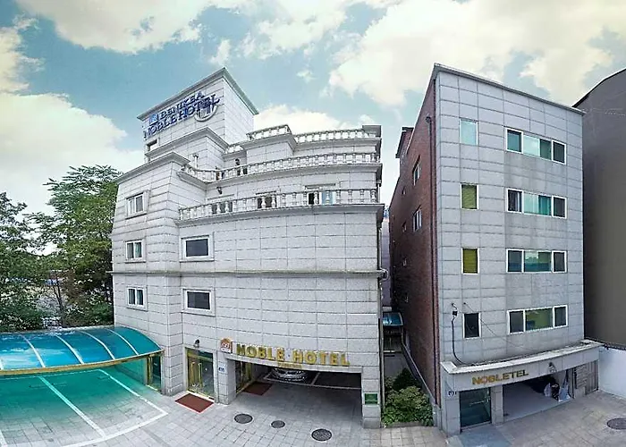 Hotel Noble 2*